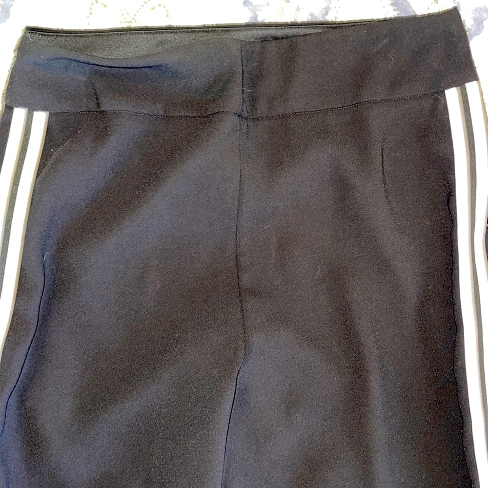 Size 8 Express cropped Culottes black with black & white striping on the sides
